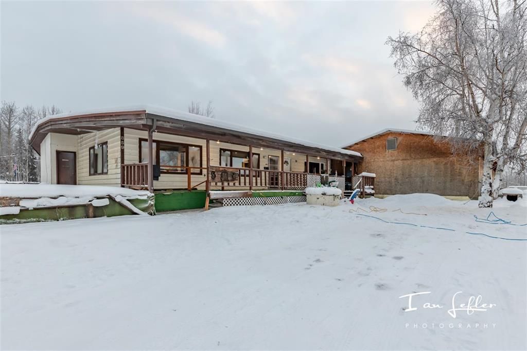 859 Lakloey Dr, North Pole, AK 99705